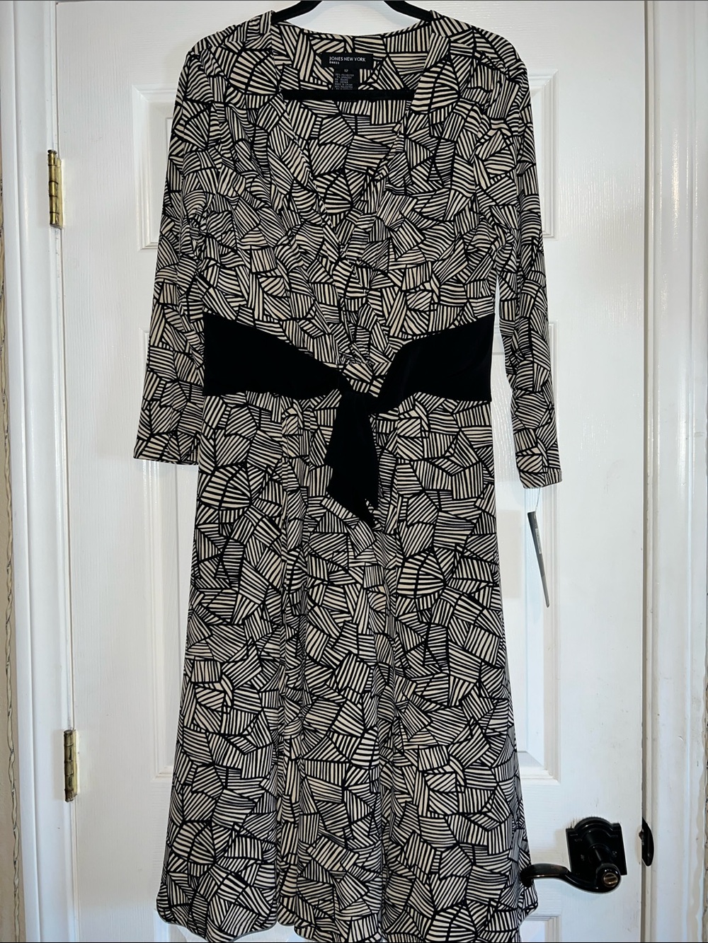 NWT- Jones New York Black and White Geometric Wrap Dress Size 12